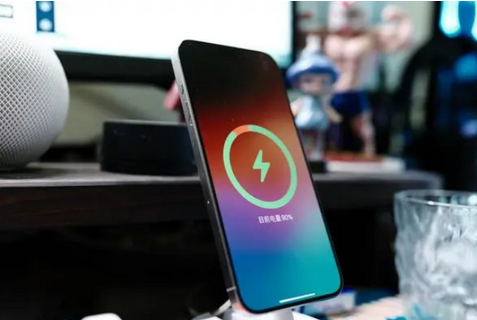 全南苹果15换屏服务分享用什么充电器给iPhone15充电更好 
